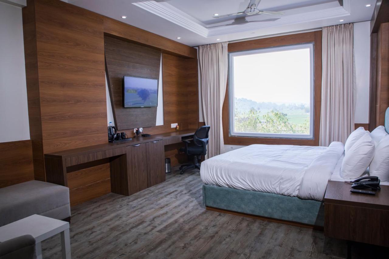 The Utopia Resort Sanchi Exterior photo
